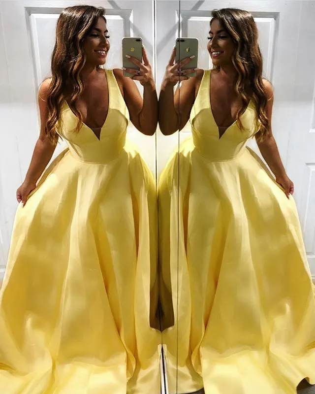 2020 Elegant Yellow Satin Ball Gown Prom Dresses Deep V-Neck Long Prom Party Gowns