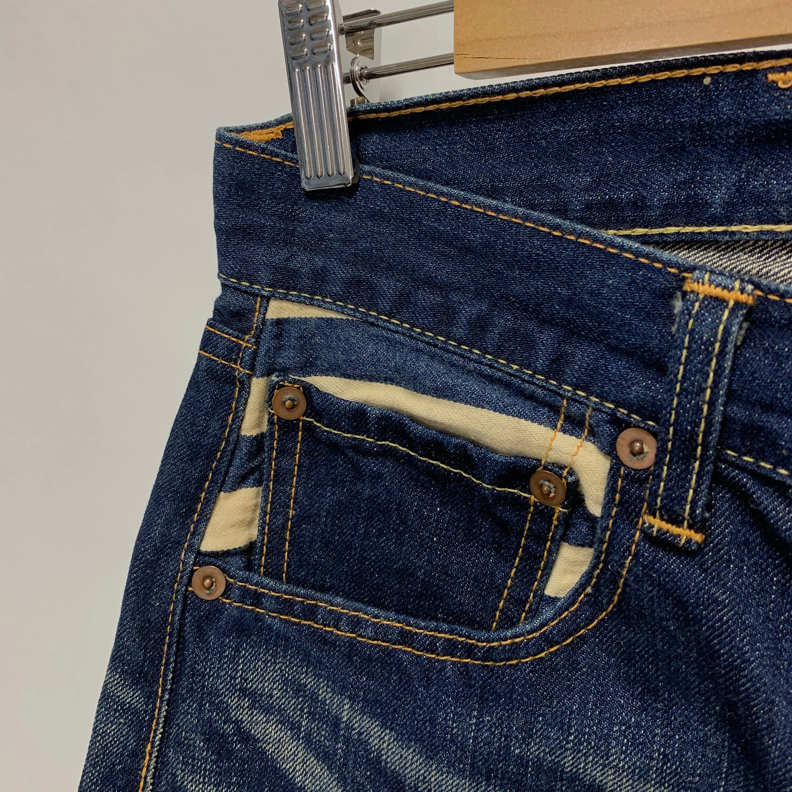 [30] Futura Laboratories Distressed Denim Jeans