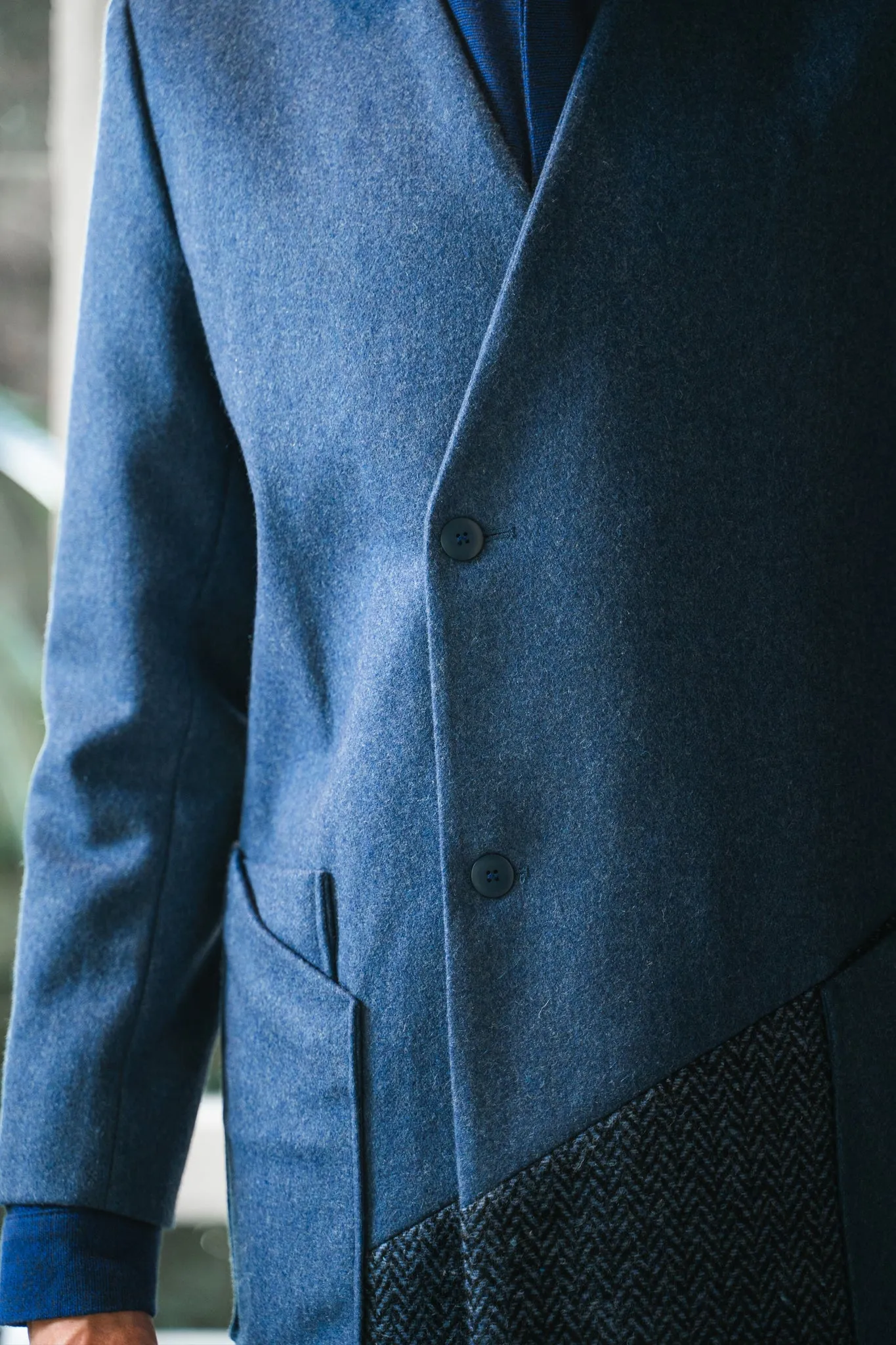 Collarless color blocked coat