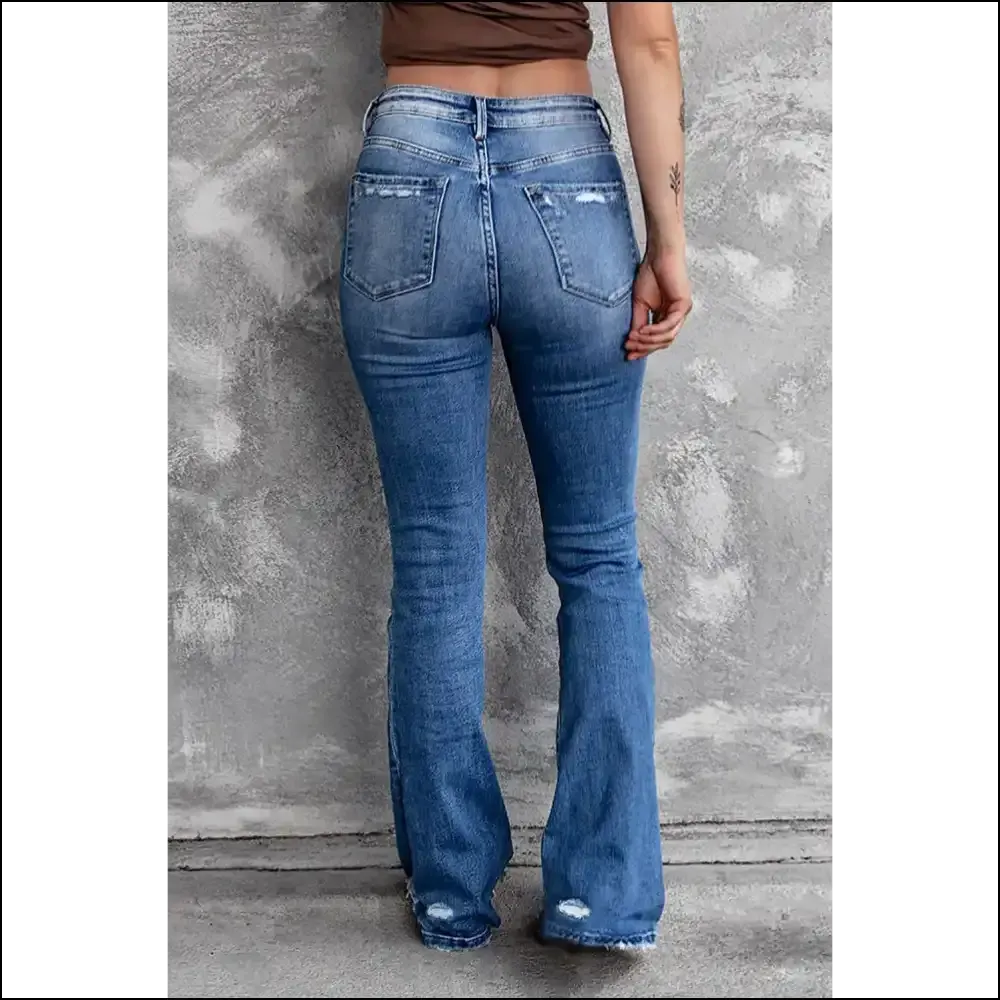 Dazzle in Distressed Bootcut Jeans: Because Basic is so Last Season ?👖