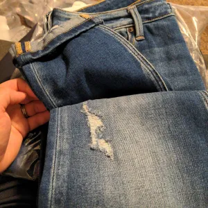Distressed KanCans