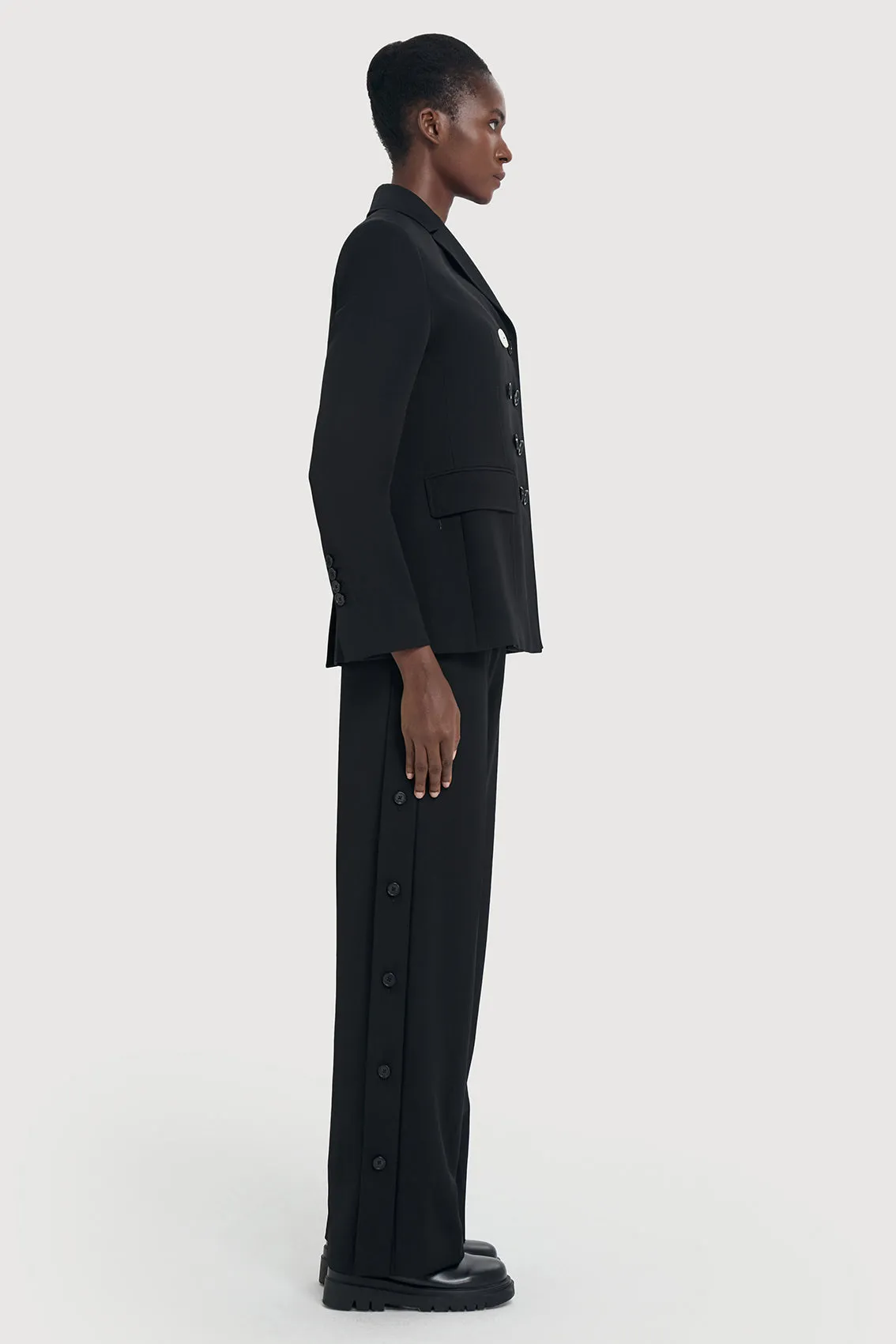 DOUBLE-BREASTED WOOL BLAZER