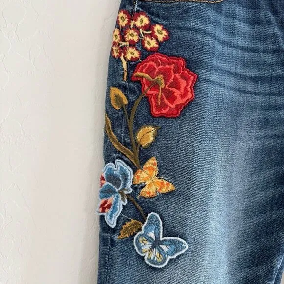 Driftwood Embroidered Floral Marilyn Distressed Skinny Jeans