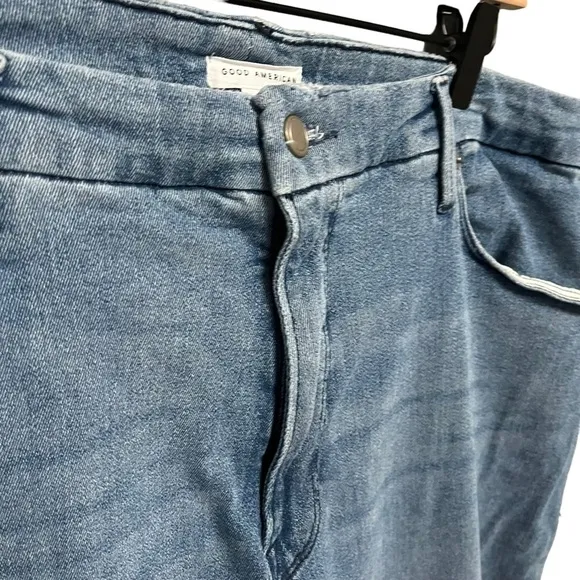 Good American Good Legs Straight Jeans