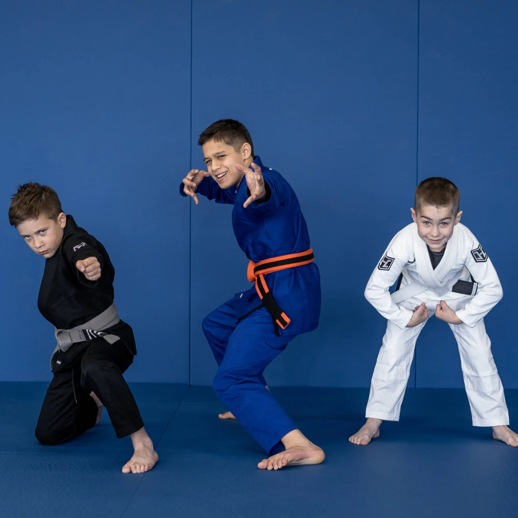 Hooks BJJ GI - Kids Prolight II - White with Black includes White Belt