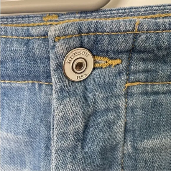 Hudson Jeans High Rise Button Fly Distressed Hem Faded Wash Denim Shorts Size 28
