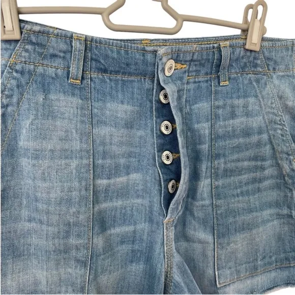 Hudson Jeans High Rise Button Fly Distressed Hem Faded Wash Denim Shorts Size 28