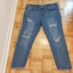 KanCan los angeles distressed jeans size 31