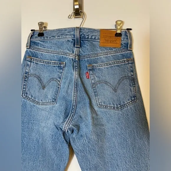 Levi’s Premium Wedgie Jeans Womens Size 24X27 High Rise Distressed Raw Hem NWT