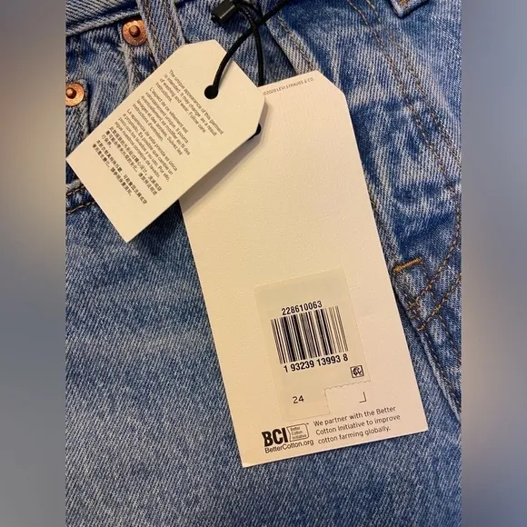 Levi’s Premium Wedgie Jeans Womens Size 24X27 High Rise Distressed Raw Hem NWT