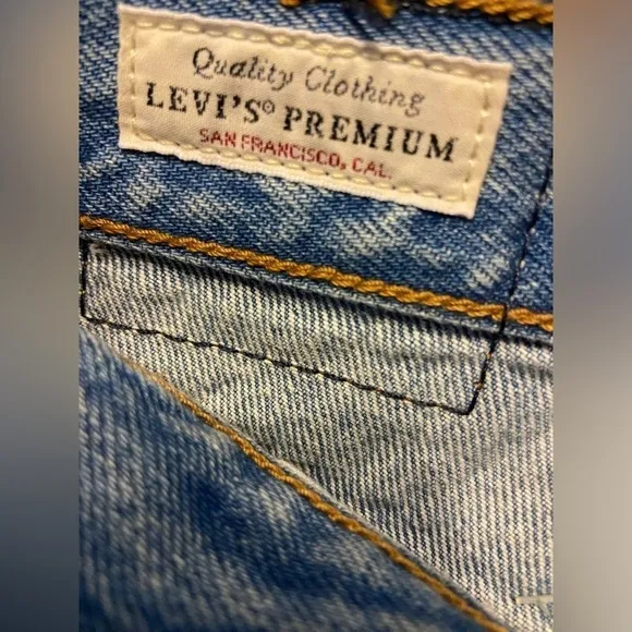 Levi’s Premium Wedgie Jeans Womens Size 24X27 High Rise Distressed Raw Hem NWT