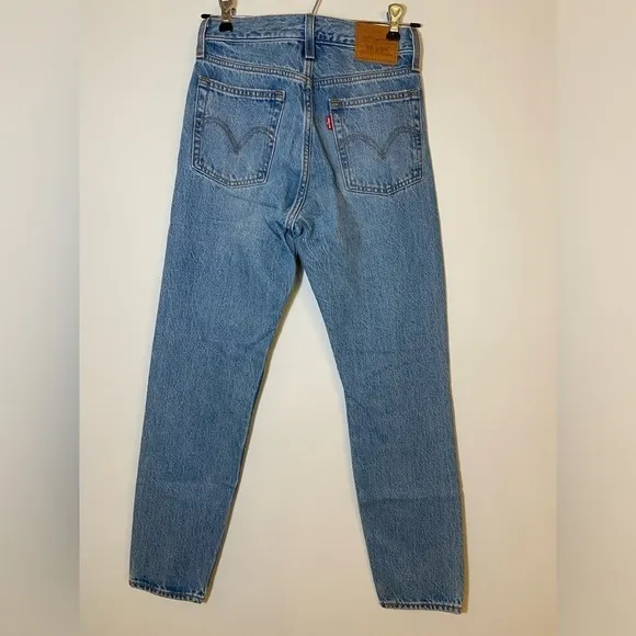Levi’s Premium Wedgie Jeans Womens Size 24X27 High Rise Distressed Raw Hem NWT