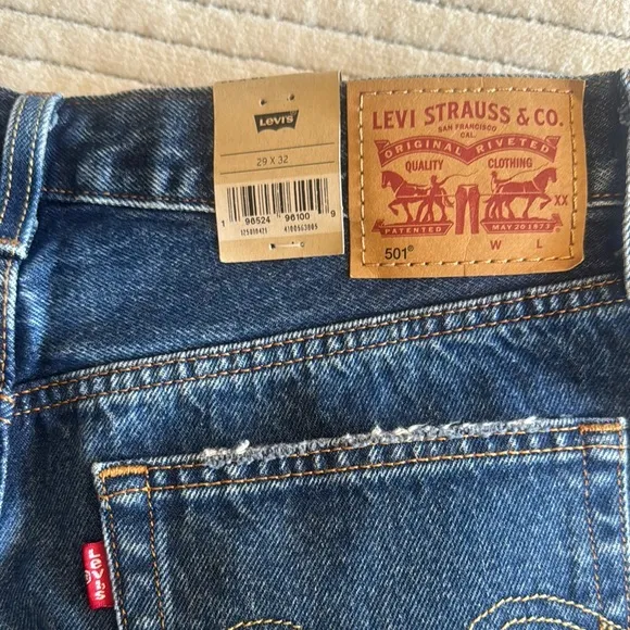Levi's Women’s Blue Distressed Jeans