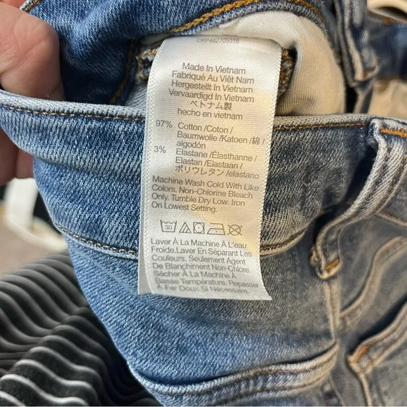Madewell Curvy Kick Out Jean Size 25 Oneida Wash Blue