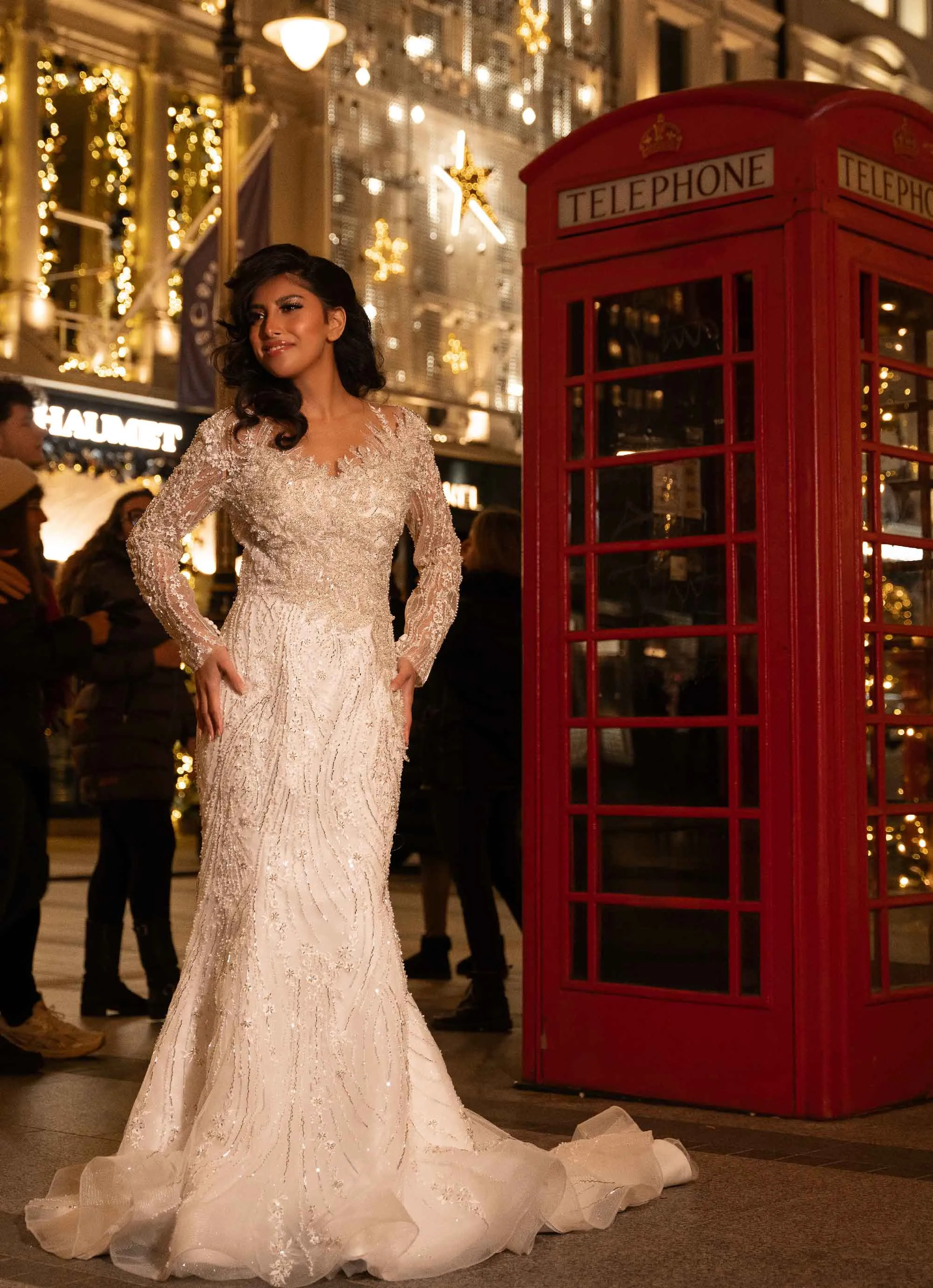 MARILYN WHITE BRIDAL GOWN WITH TRAIL