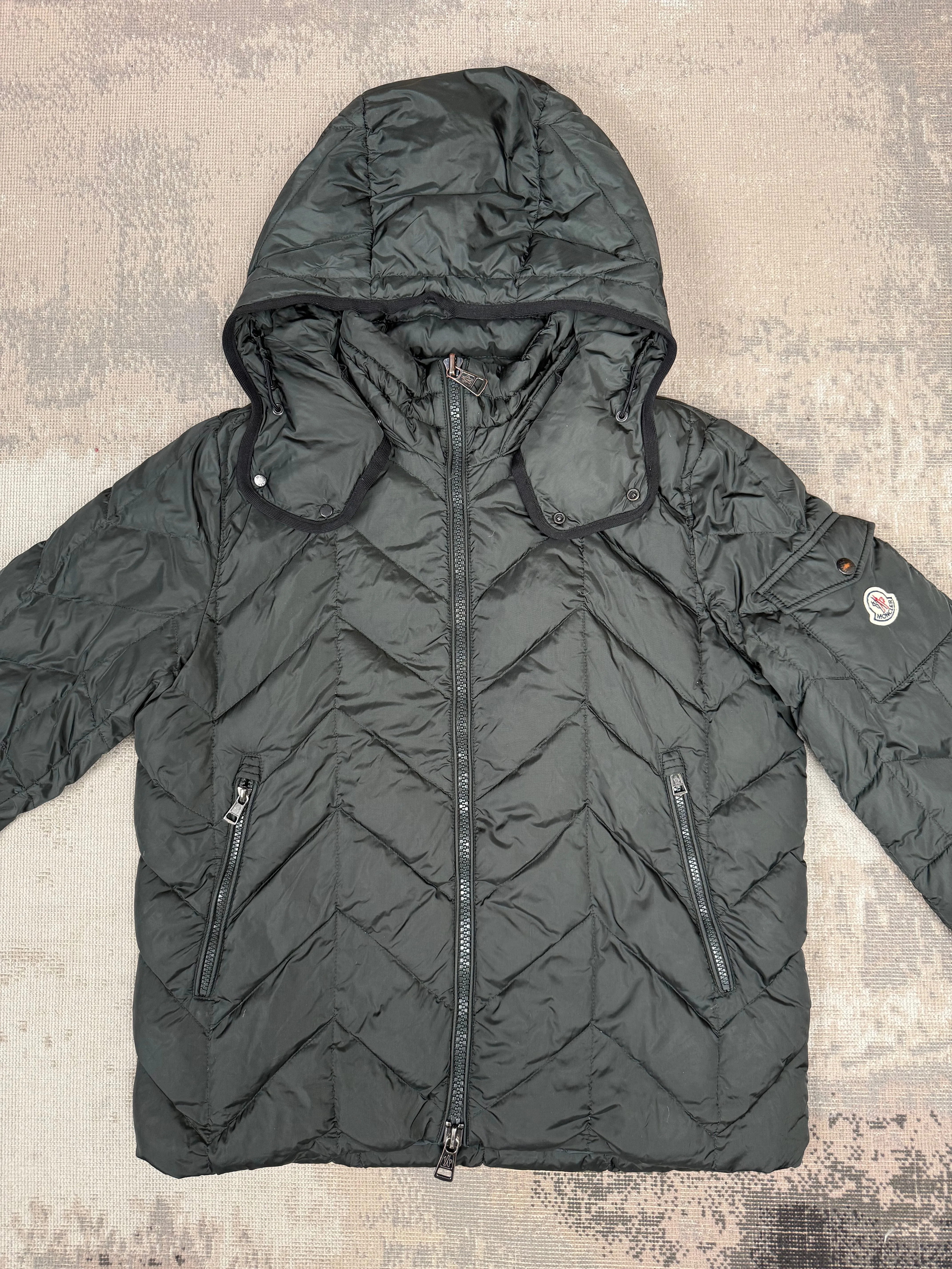 Moncler Berriat Down Jacket - Khaki