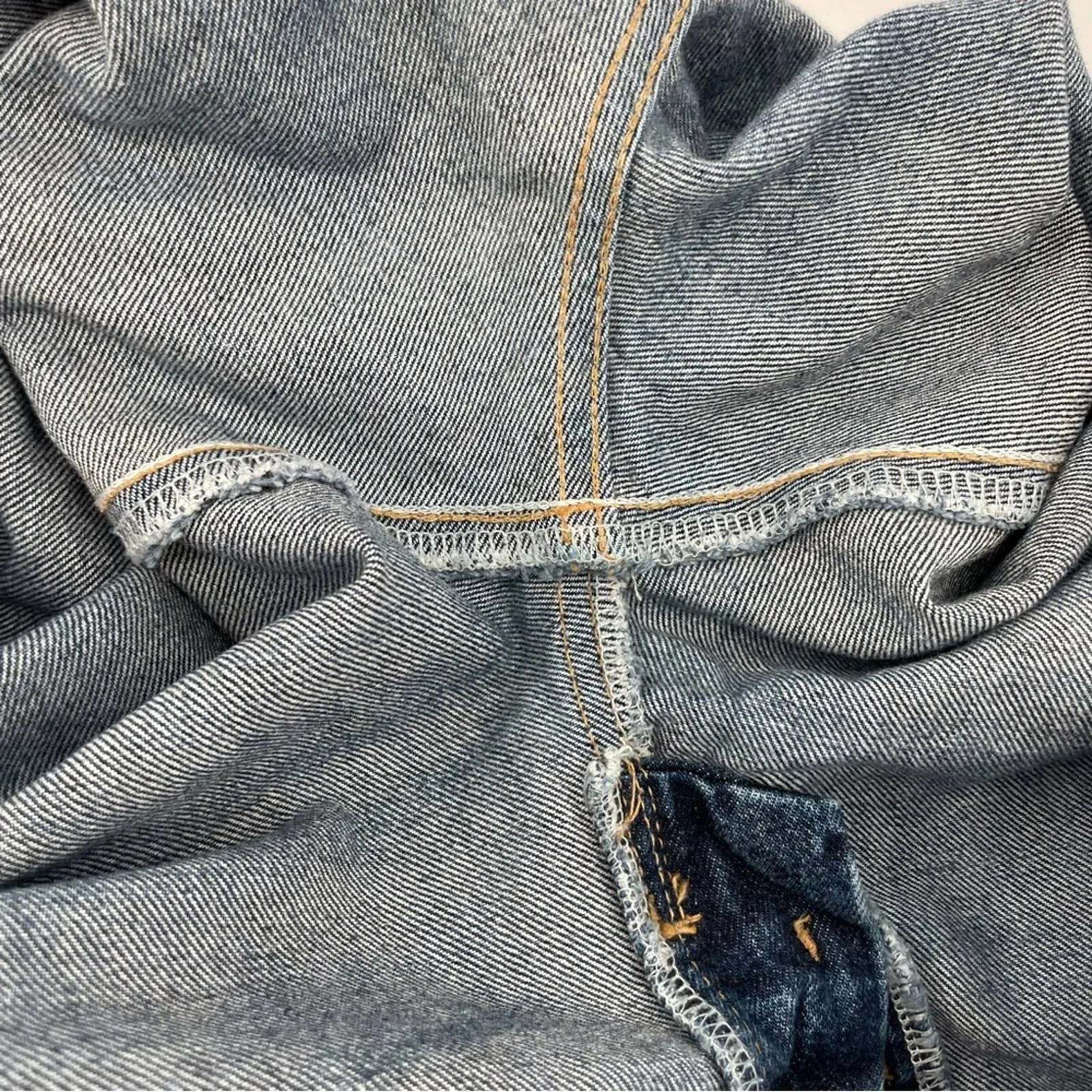 Moussy Denim Premium Distressed Mid Blue Jeans Rips Chewed Hems Style 010AAC11-2690 Size 29