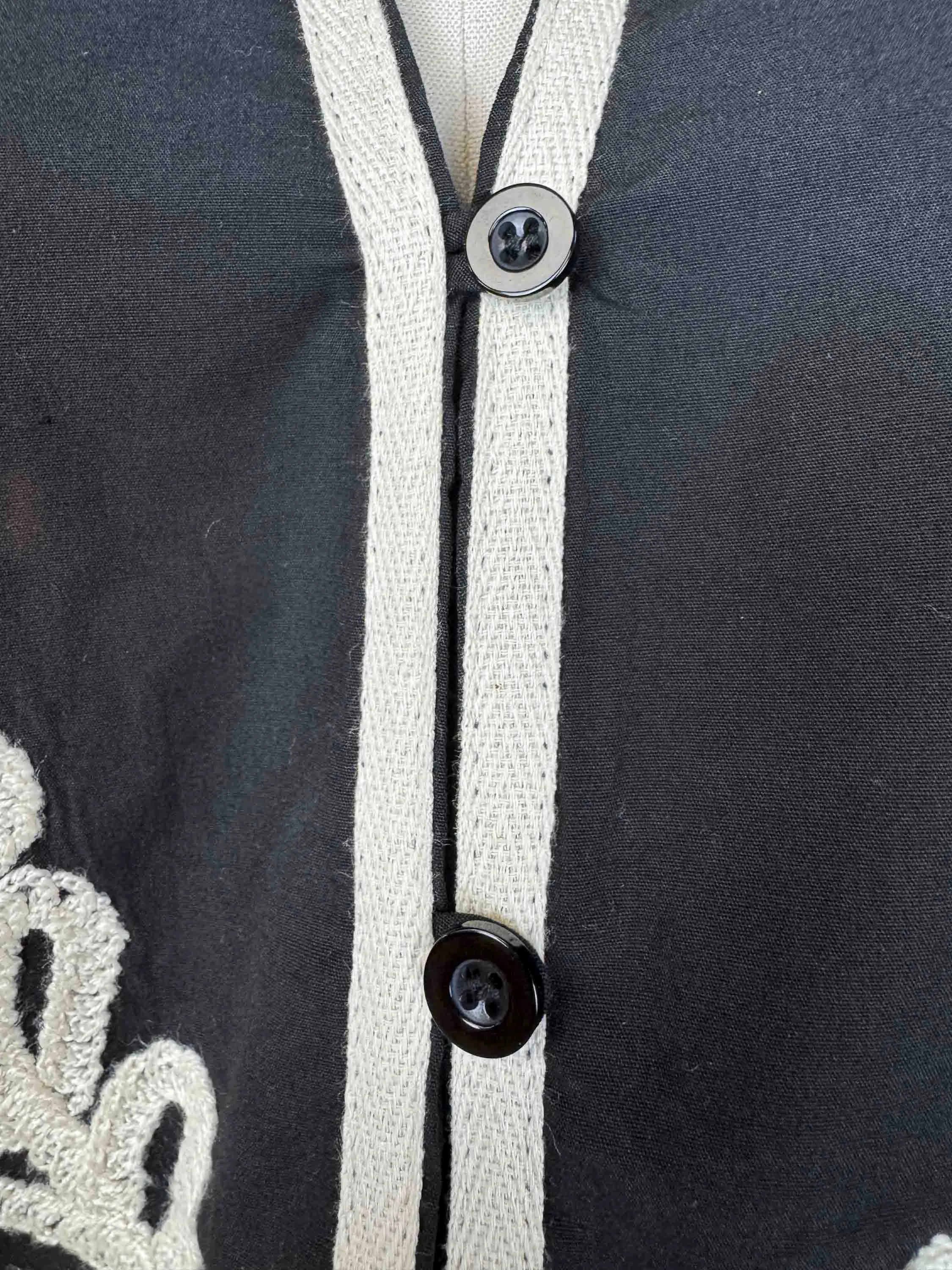 New Sleeveless Embroidered V-Neck Vest Top