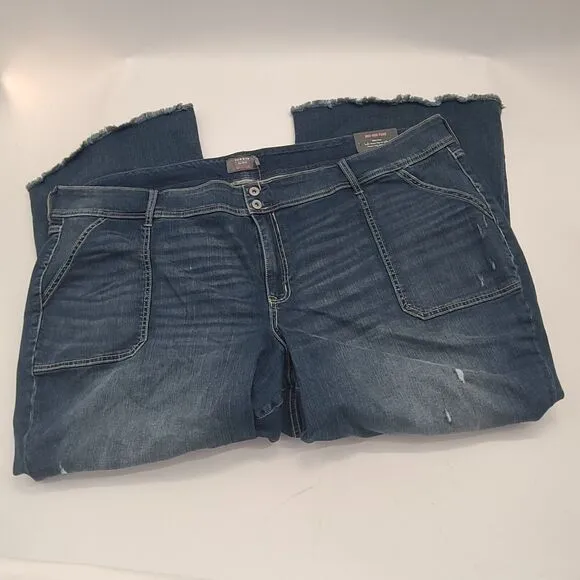 NWT Torrid  Flare Distressed Jeans Plus 30   Blue Wash Bootcut Stretch Mid Rise