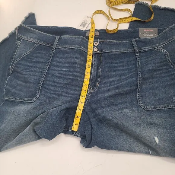 NWT Torrid  Flare Distressed Jeans Plus 30   Blue Wash Bootcut Stretch Mid Rise