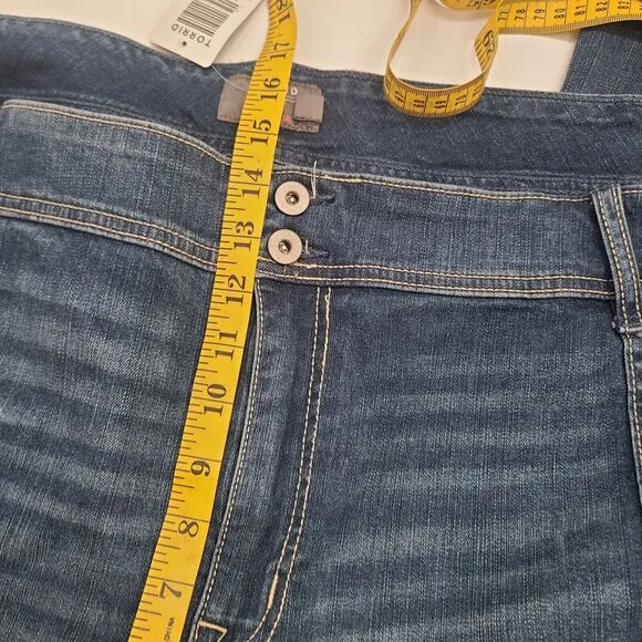 NWT Torrid  Flare Distressed Jeans Plus 30   Blue Wash Bootcut Stretch Mid Rise