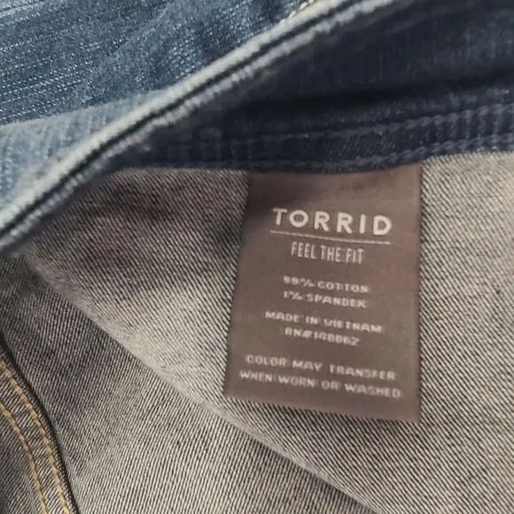 NWT Torrid  Flare Distressed Jeans Plus 30   Blue Wash Bootcut Stretch Mid Rise
