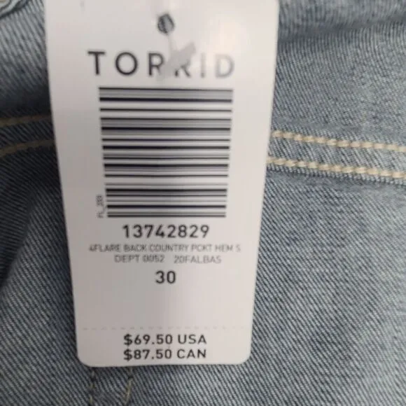 NWT Torrid  Flare Distressed Jeans Plus 30   Blue Wash Bootcut Stretch Mid Rise