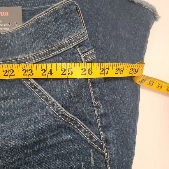 NWT Torrid  Flare Distressed Jeans Plus 30   Blue Wash Bootcut Stretch Mid Rise