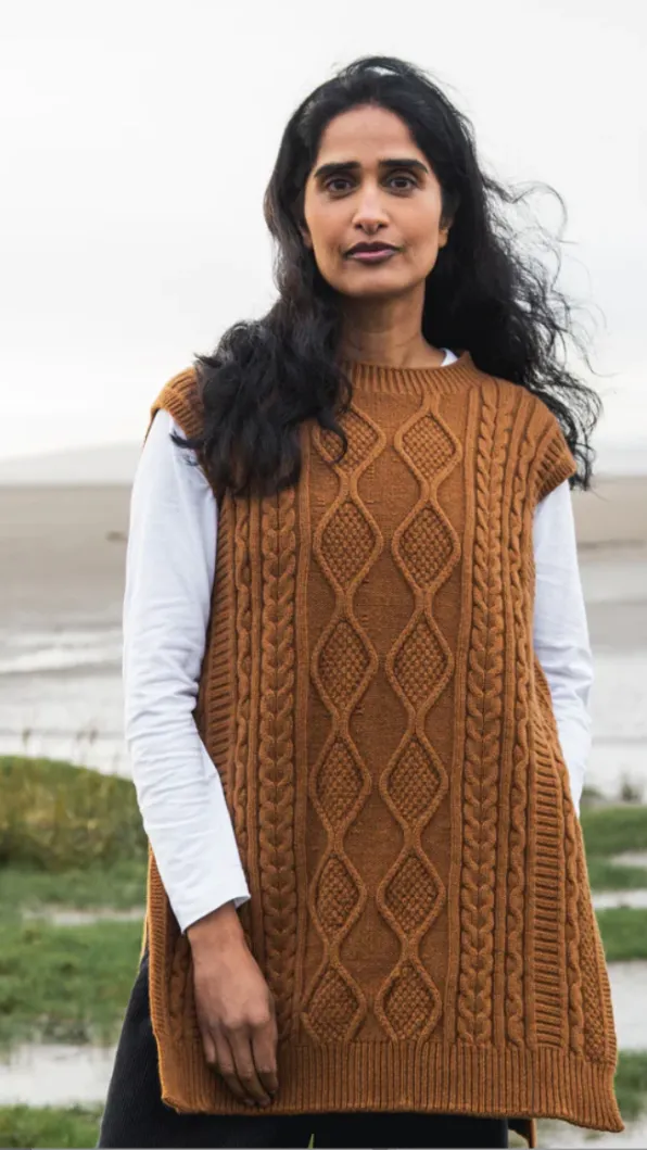 Pippa Lambs Wool Vest In Tan