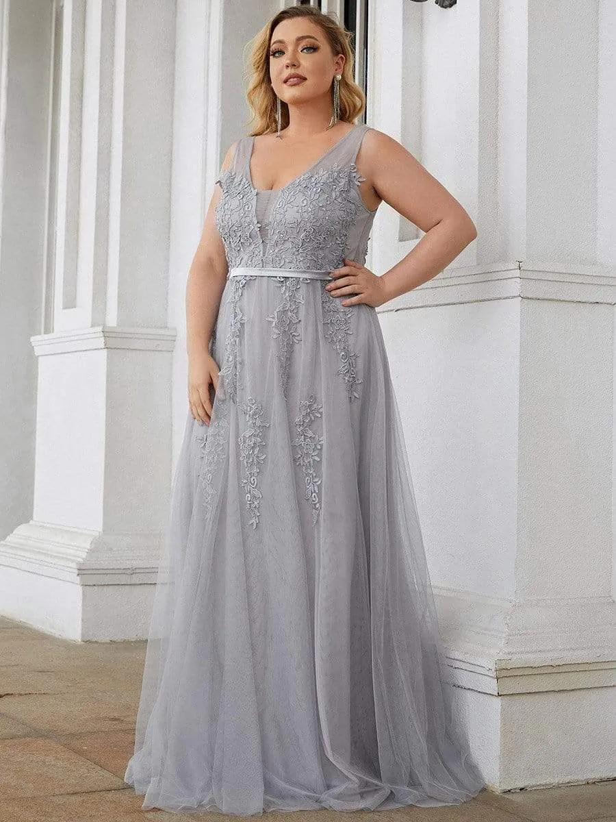 Robe de soirée en tulle fluide sans manches avec appliques élégantes de grande taille