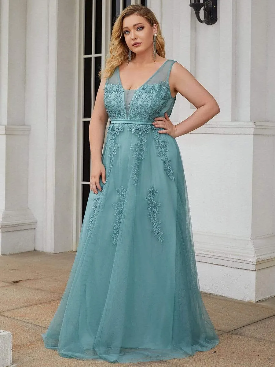 Robe de soirée en tulle fluide sans manches avec appliques élégantes de grande taille