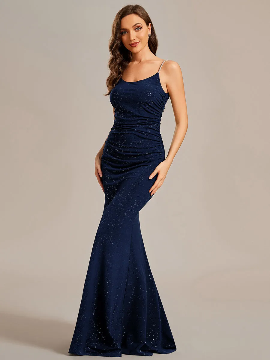 Robe de soirée moulante à paillettes scintillantes bretelles spaghetti dos ouvert