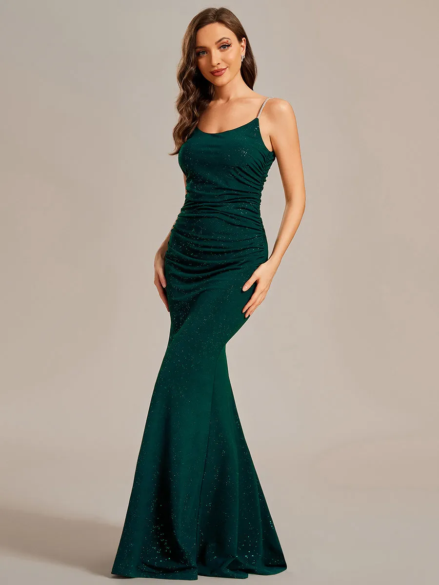 Robe de soirée moulante à paillettes scintillantes bretelles spaghetti dos ouvert