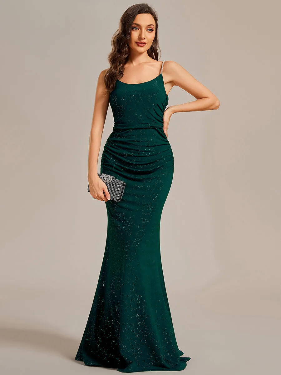Robe de soirée moulante à paillettes scintillantes bretelles spaghetti dos ouvert