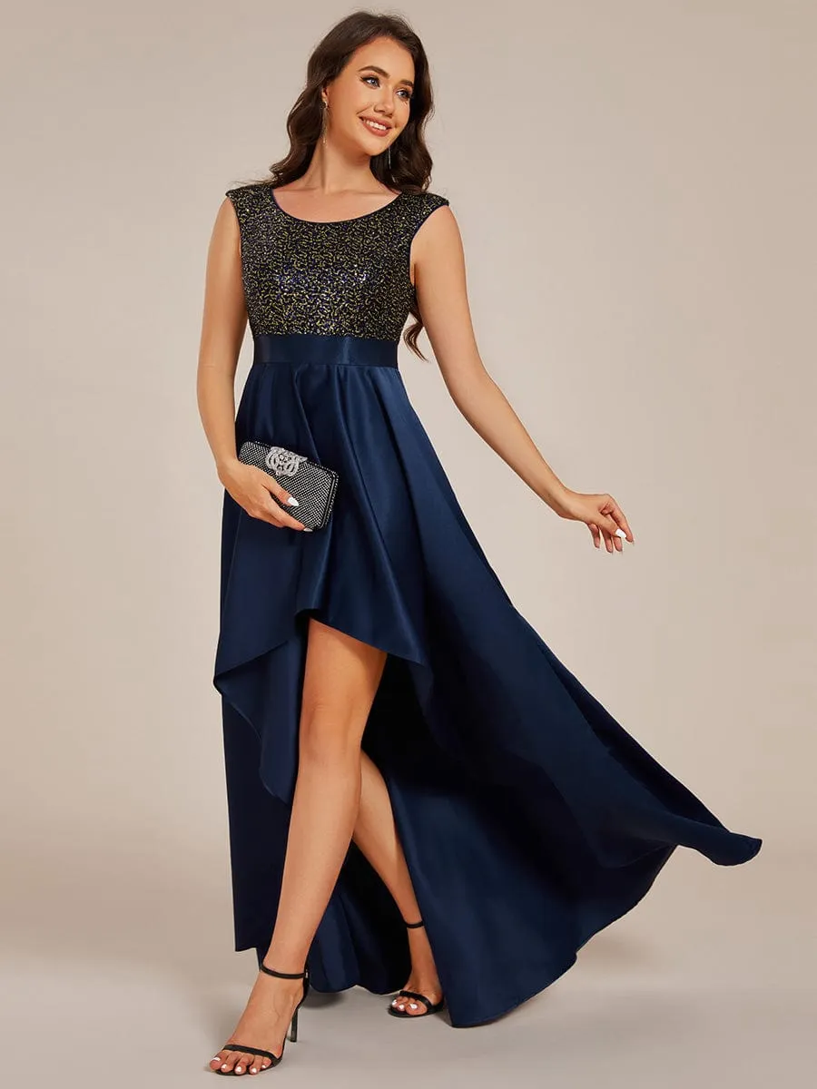 Robe de soirée à sequins et décolleté plongeant avec satin