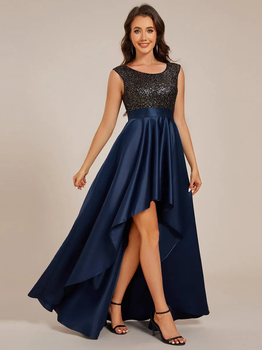 Robe de soirée à sequins et décolleté plongeant avec satin