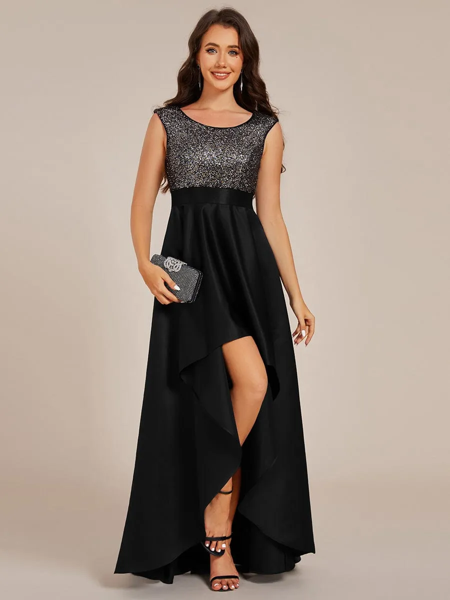 Robe de soirée à sequins et décolleté plongeant avec satin