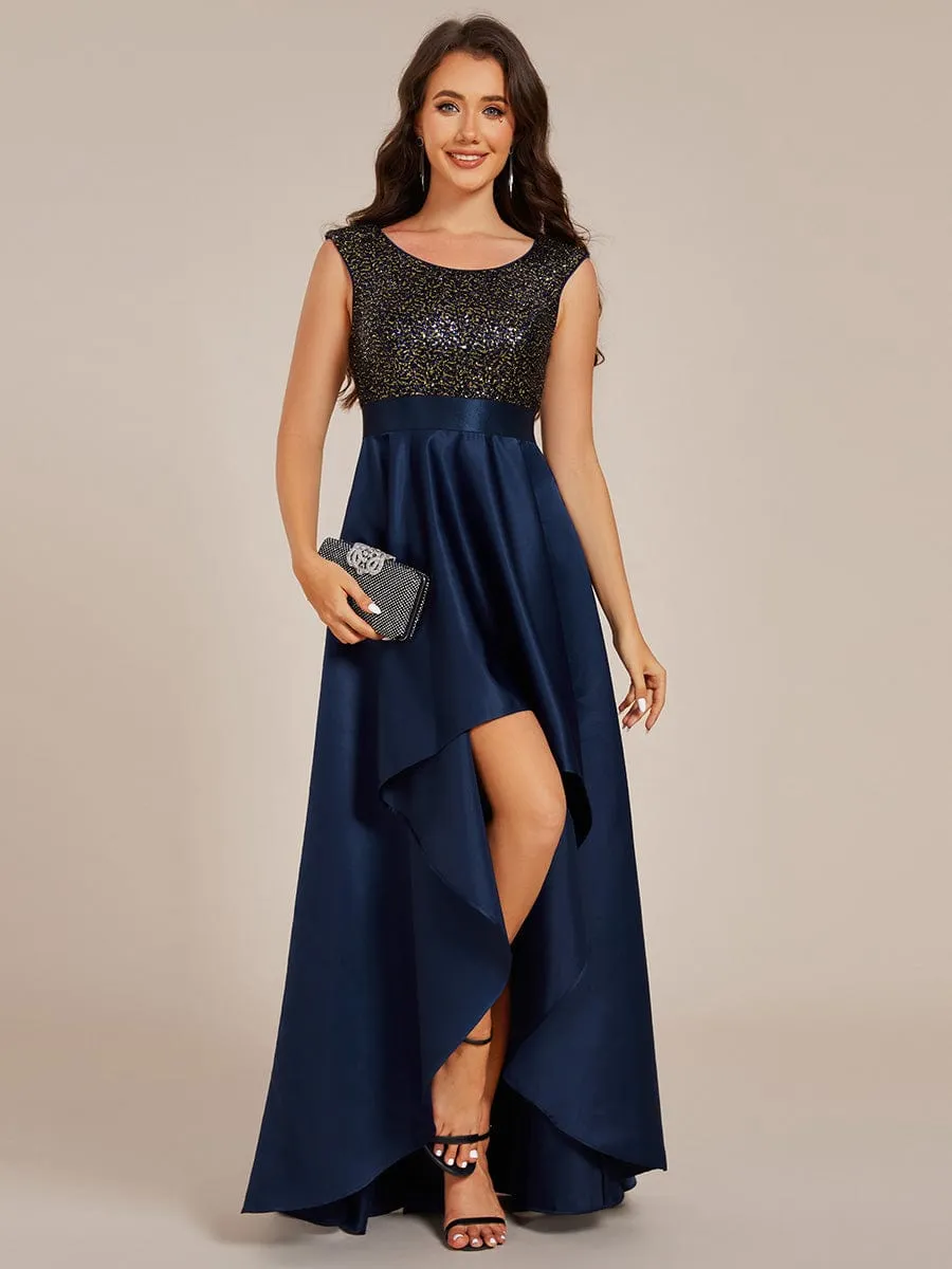 Robe de soirée à sequins et décolleté plongeant avec satin