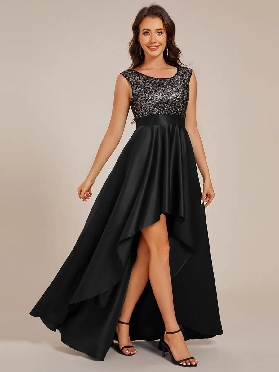 Robe de soirée à sequins et décolleté plongeant avec satin