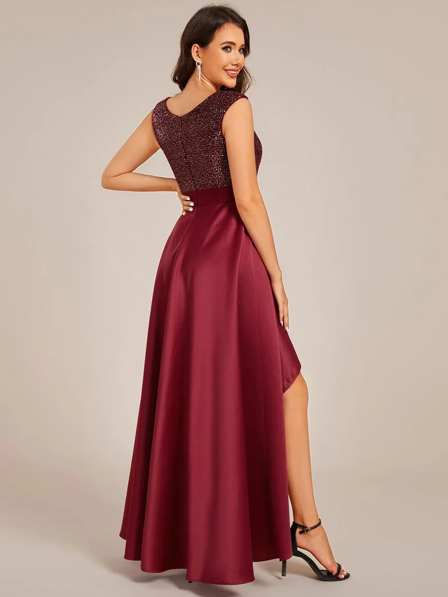 Robe de soirée à sequins et décolleté plongeant avec satin