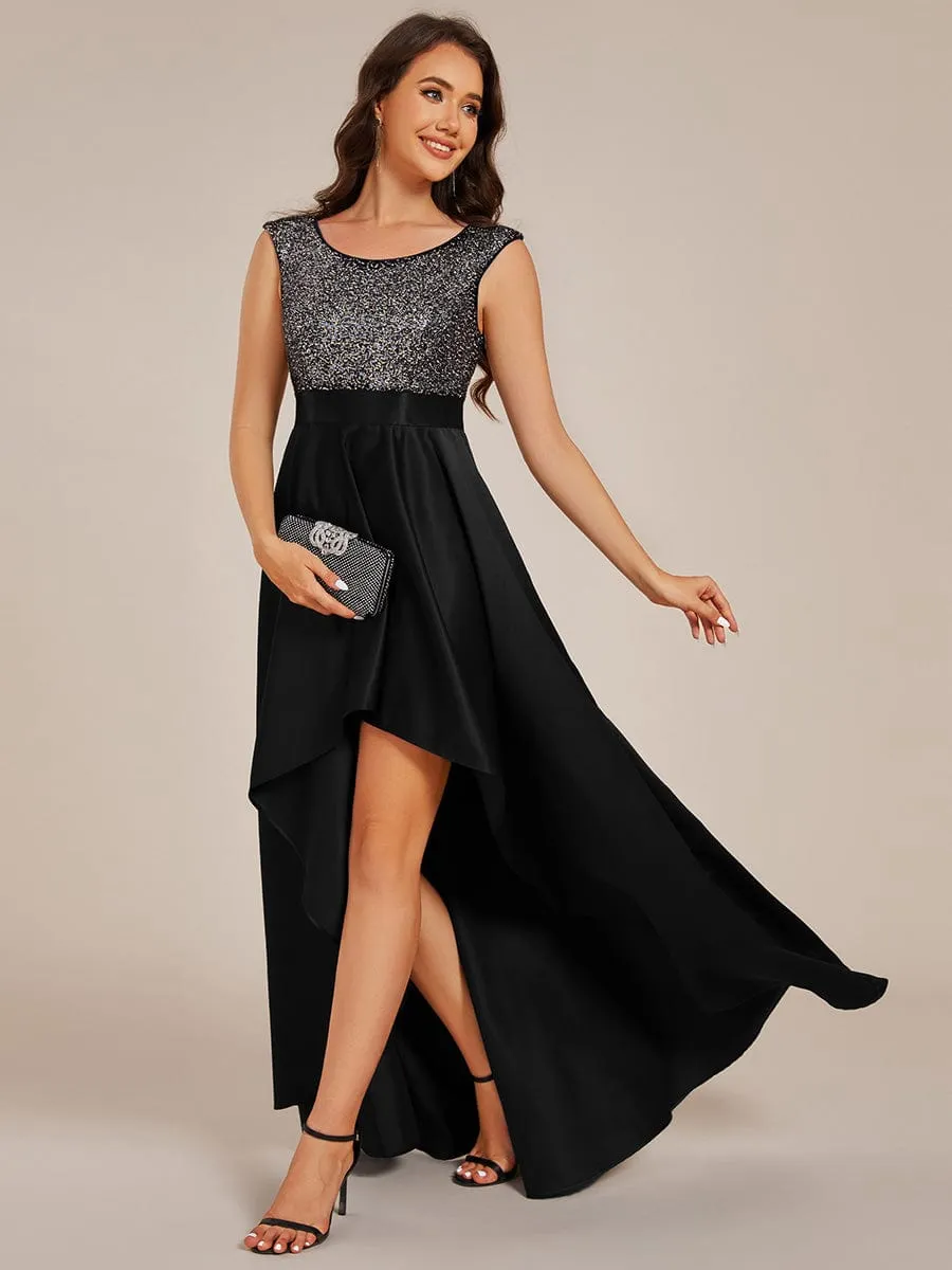 Robe de soirée à sequins et décolleté plongeant avec satin