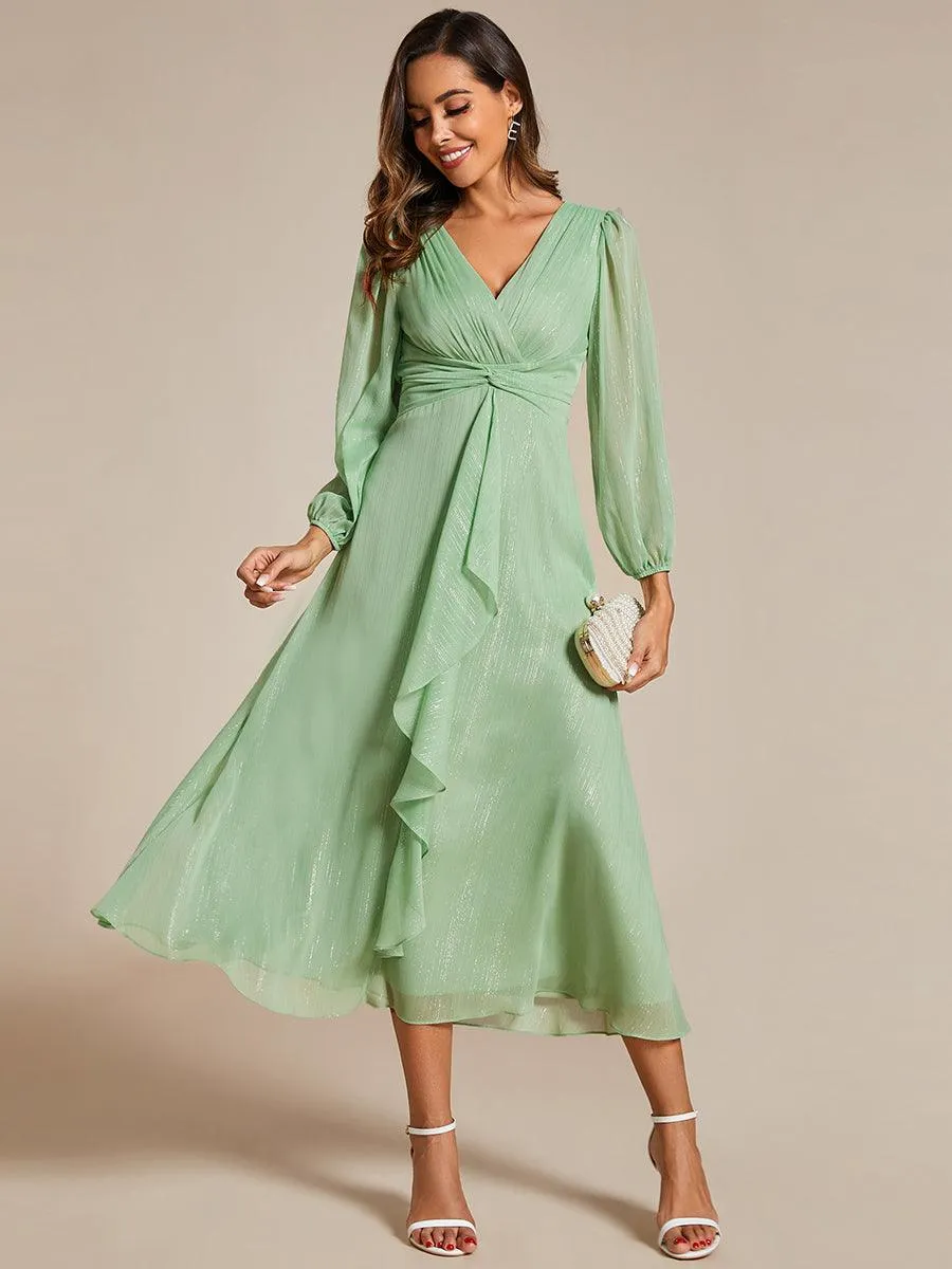 Robe de soirée trapèze scintillante à manches longues et col en V en mousseline de soie avec torsadé