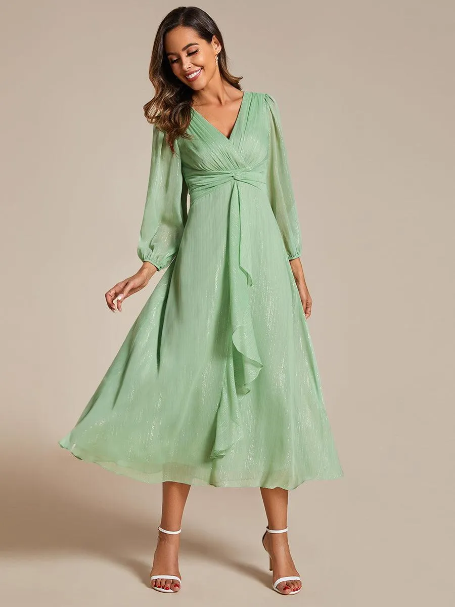 Robe de soirée trapèze scintillante à manches longues et col en V en mousseline de soie avec torsadé