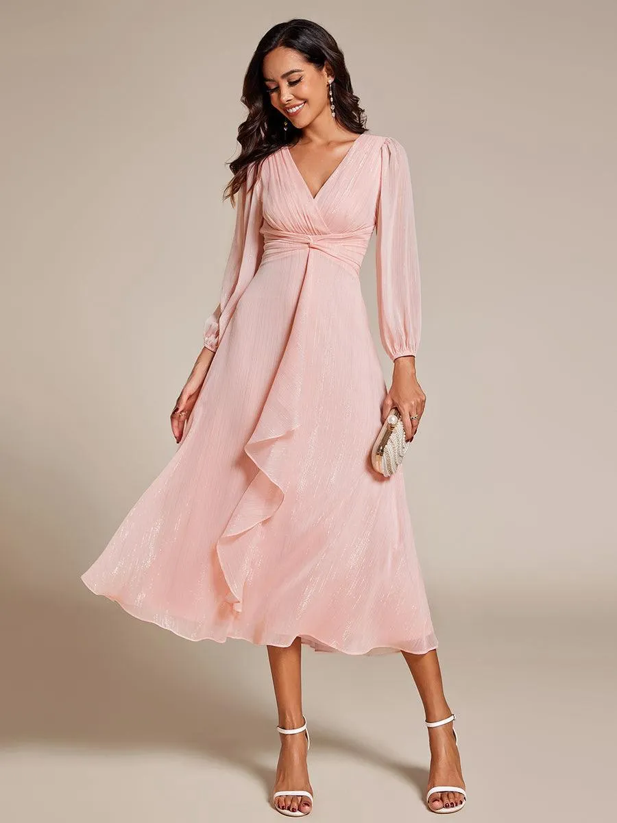 Robe de soirée trapèze scintillante à manches longues et col en V en mousseline de soie avec torsadé