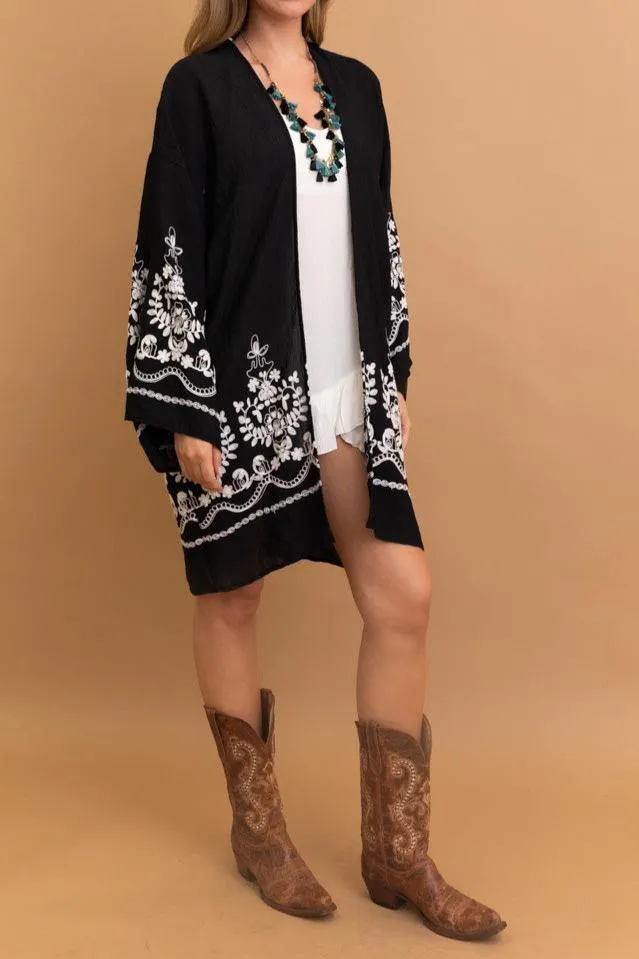 Stylish Blossom Breeze Kimono – Feminine and Trendy