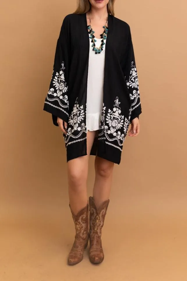 Stylish Blossom Breeze Kimono – Feminine and Trendy