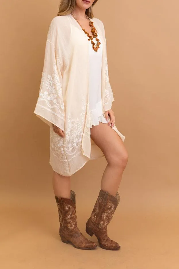 Stylish Blossom Breeze Kimono – Feminine and Trendy