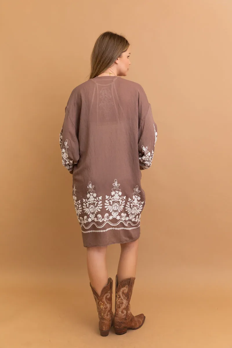 Stylish Blossom Breeze Kimono – Feminine and Trendy