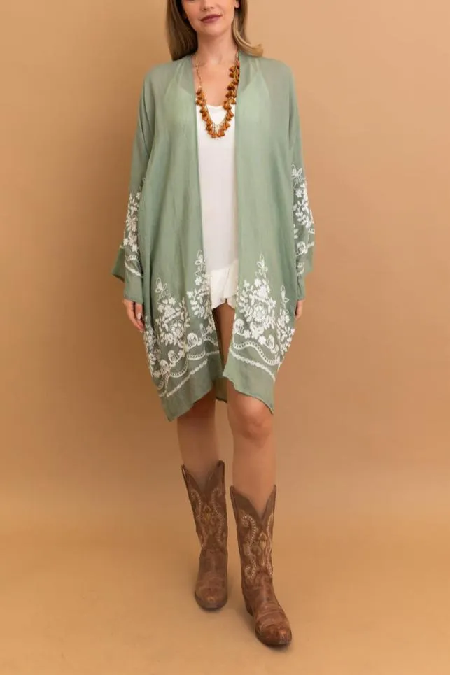 Stylish Blossom Breeze Kimono – Feminine and Trendy