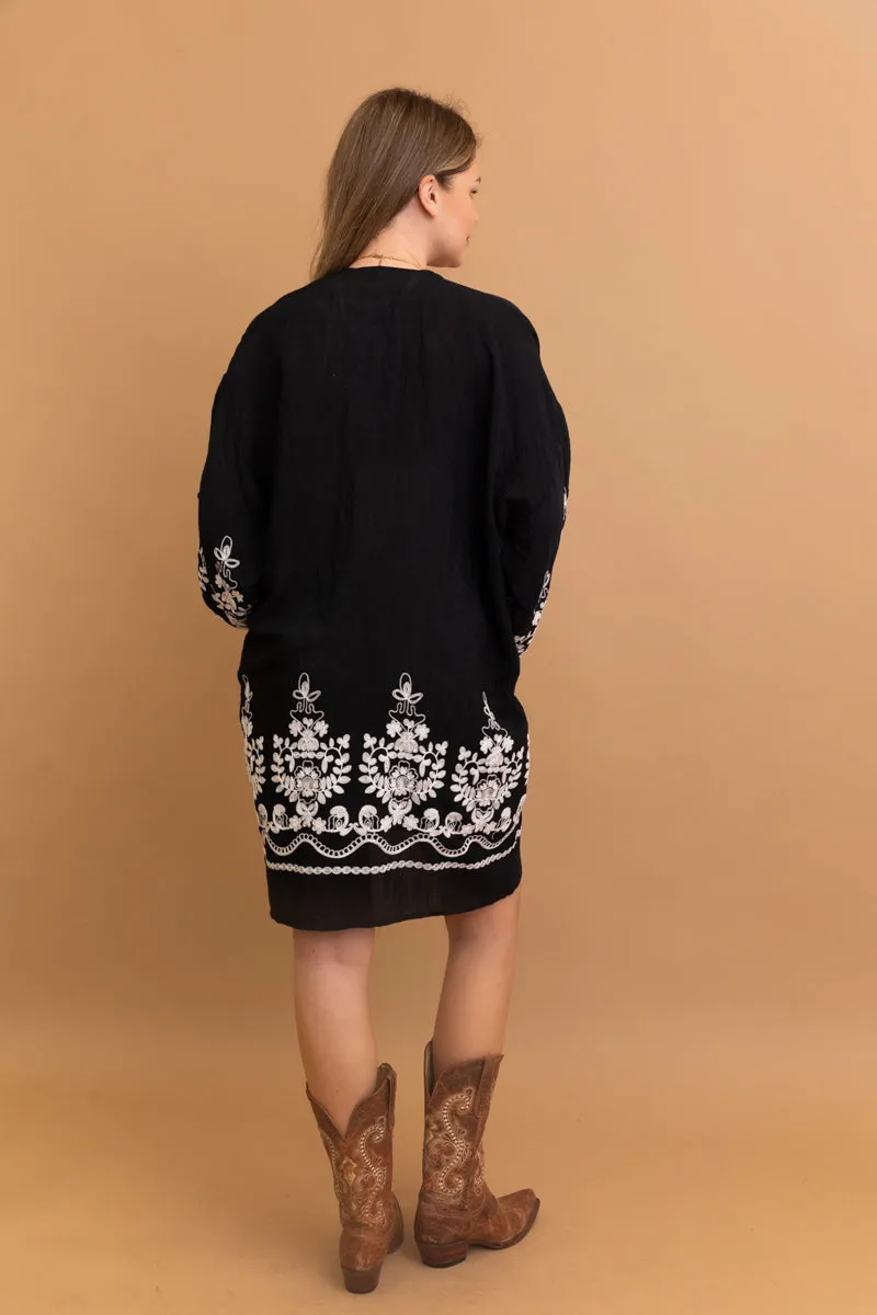Stylish Blossom Breeze Kimono – Feminine and Trendy